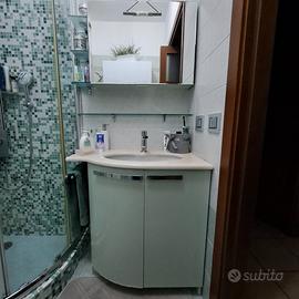 Mobile bagno con specchio contenitore 