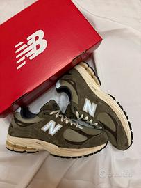 New Balance 2002R Verde 41.5 Oliva Usate