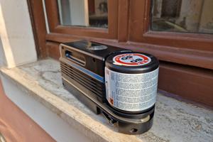 Compressore Portatile + Kit Riparazione Gomme