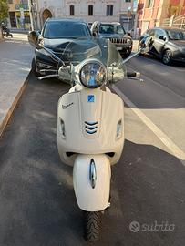 Vespa 300 GTS Super ABS-ESR