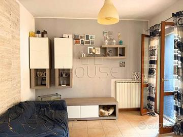 Appartamento di 70 m² con 3 locali e box auto a Um