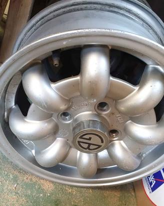 Cerchi per macchine inglesi 5 1/2 x 13