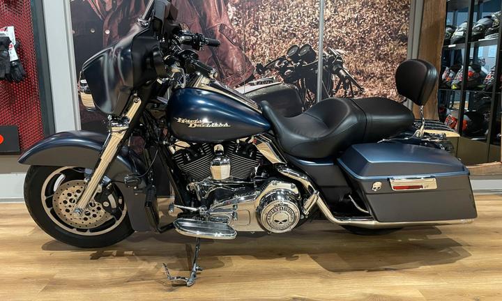 Harley-Davidson FLHX Street Glide 1584