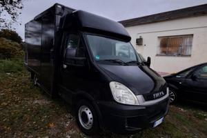 Autonegozio paninoteca ambulante food truck