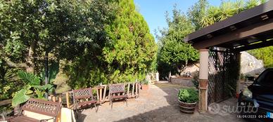 15 Km da Palermo immersa in un bosco di 12 mila MQ