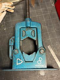 Morsa per tubi da banco