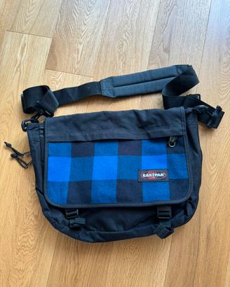 Borsa zaino tracolla Eastpak nero blu punk