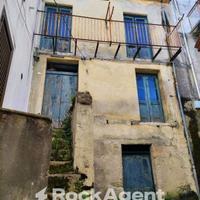 LAURIA ( PZ )- CASA DA RISTRUTTURARE MQ.120
