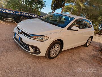 volkswagen polo 1.0tgi benzina/ metano navi led 
