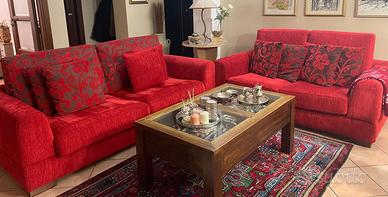 Coppia divani in velluto rosso – eleganti