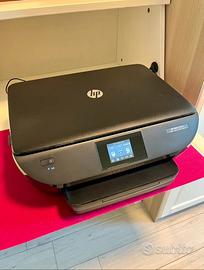 Stampante HP a colori inkjet multifunzione