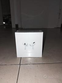 Apple AirPods Pro (1ª Gen) con Custodia MagSafe - 