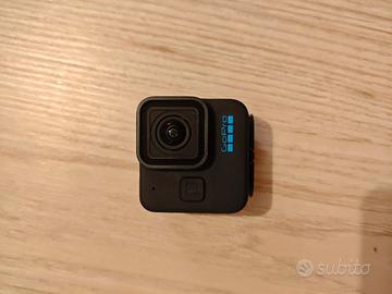 GoPro Hero 11 mini black con accessori