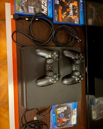 PS4 slim 1TB + 2 joystick e 3 giochi