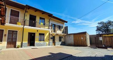 Casa indipendente di 60 m² con 2 locali e box auto