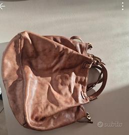Borsa in vera pelle  morbida marrone
