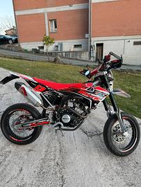 Motard fantic 125