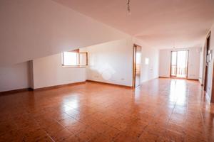 2 LOCALI A FONTE NUOVA