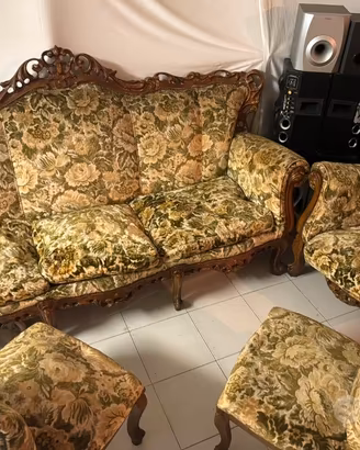 divano e poltrone stile barocco