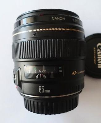 Canon EF 85mm 1.8
