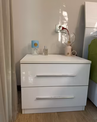 Comodini e specchio
