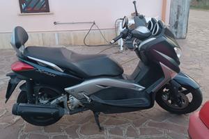 Scooter XmaX 2012
