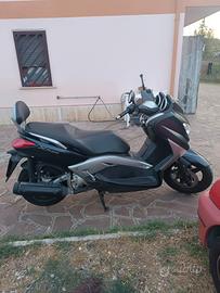 Scooter XmaX 2012