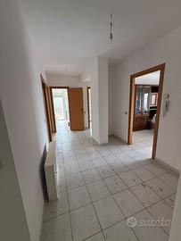 Appartamento 110 mq con 2 box macchina