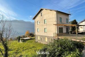 Casa indipendente di 550 m² con più di 5 locali e 