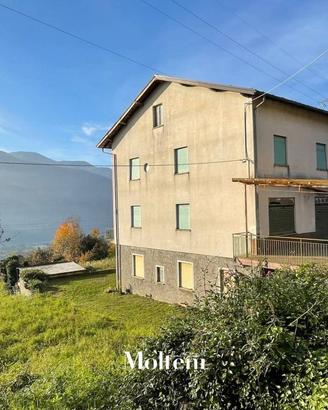 Casa indipendente di 550 m² con più di 5 locali e 