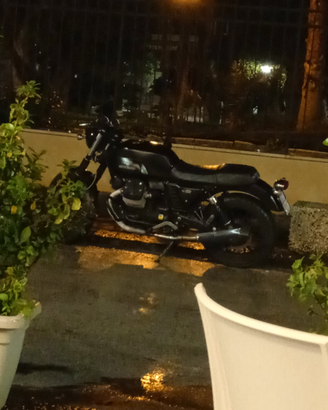 Moto Guzzi V7 Stone