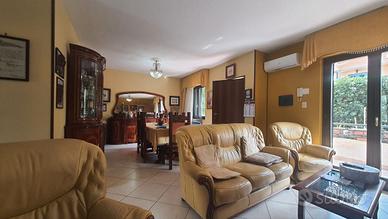 Porzione di bifamiliare di ampia metratura