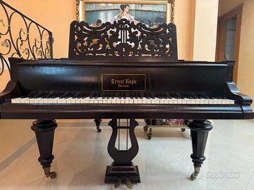 Pianoforte mezza coda