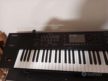 ROLAND FA07