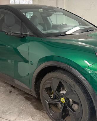 Lotus Eletre R – 918 CV (Trazione Integrale)