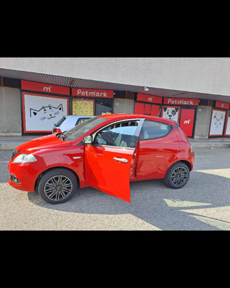 Lancia Ypsilon 1.0 Hybrid 70 cv oro