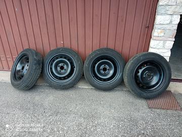 Cerchi con gomme 