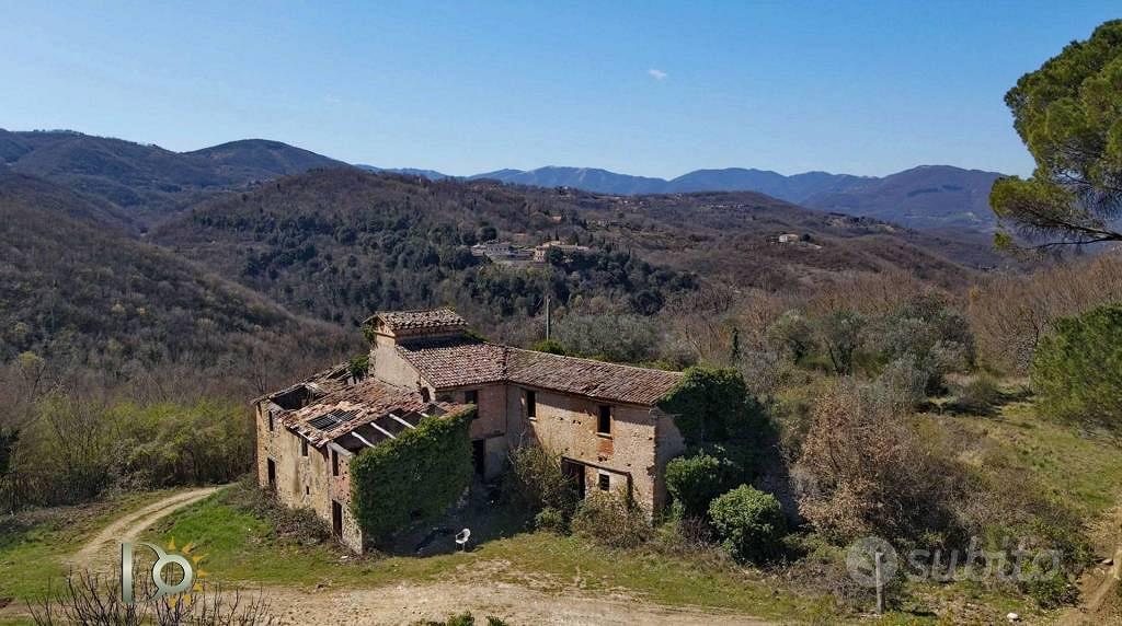Rustico / Casale di 437 m² con più di 5 locali a R - Vista 5