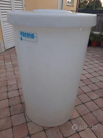 n 2 serbatoi cilindrici in plastica  con coperchio
