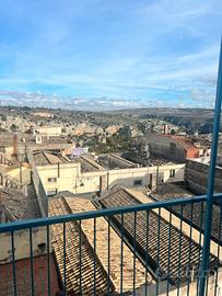 Appartamento centrale e panoramico in via Gattini