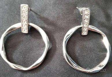 Orecchini pendenti a cerchio