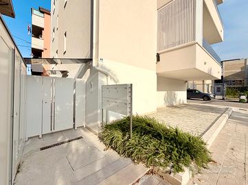 Nuovo A4 - terrazzo - box - centro - mare 300m