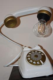 Lampada artigianale con telefono vintage SIP