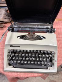 Macchina da scrivere Triumph Contessa Deluxe