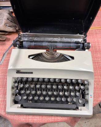 Macchina da scrivere Triumph Contessa Deluxe