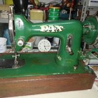 Macchina da cucire d'epoca "Pax"