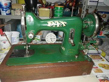 Macchina da cucire d'epoca "Pax"