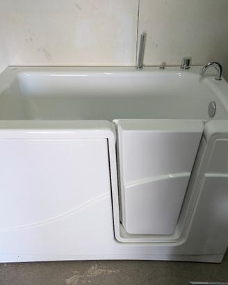 vasca da bagno con sportello 