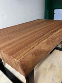 Tavolino in legno massello