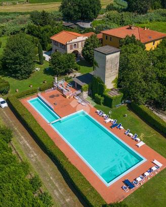 VILLA SINGOLA A PRATO